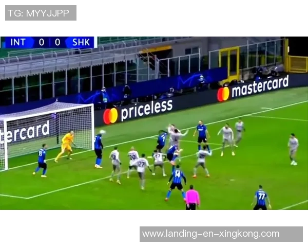 搞笑足球解说员带你领略赛场奇葩瞬间与幽默解说的完美结合